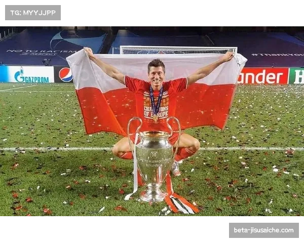 莱万完成五大联赛500场里程碑 389球历史第三仅次梅罗